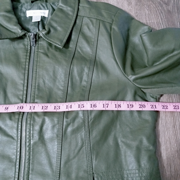 ♥️ ONE DAY SALE- PRICE IS FIRM- DELETING AND RELISTING AFTER SALE - Picture 5 of 9